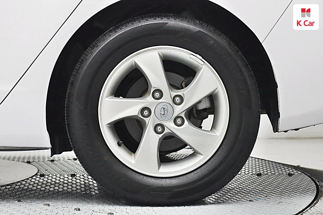 Hyundai Avante 1.6 GDi Smart Base Type 7
