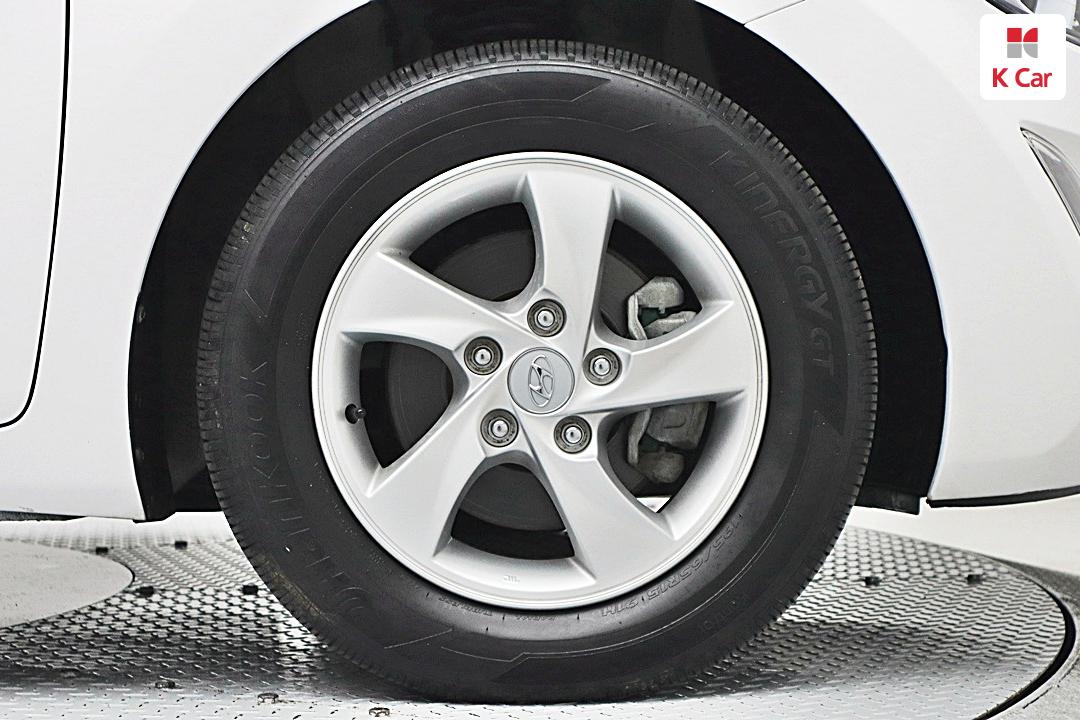 Hyundai Avante 1.6 GDi Smart Base Type 8