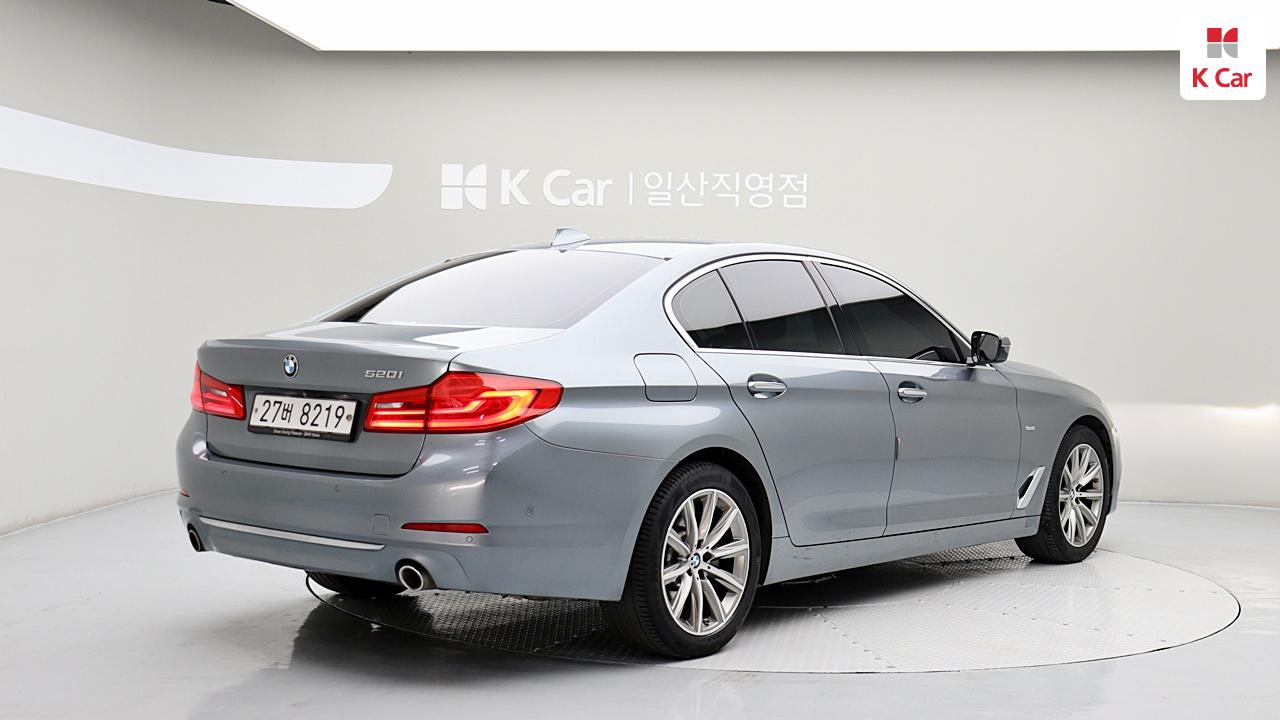 BMW 5시리즈 (G30) 520i 럭셔리