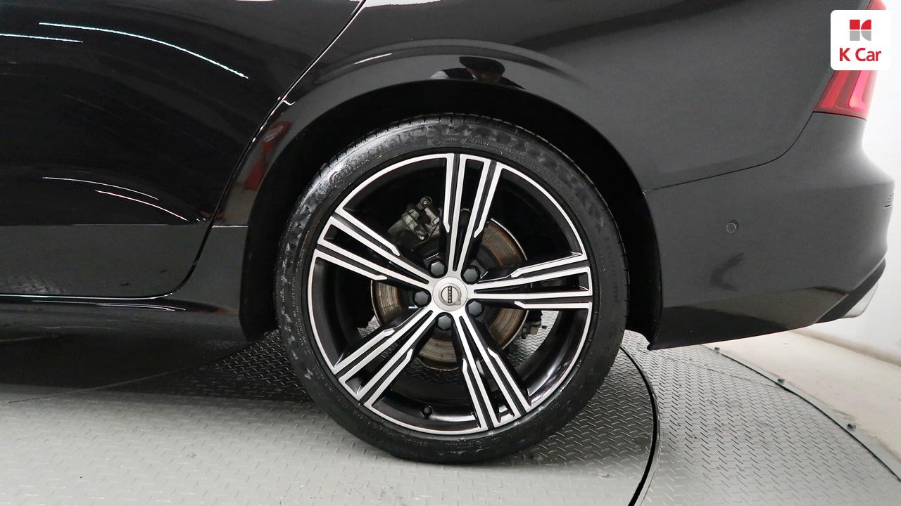 VOLVO S60 (3rd Generation) 2.0 B5