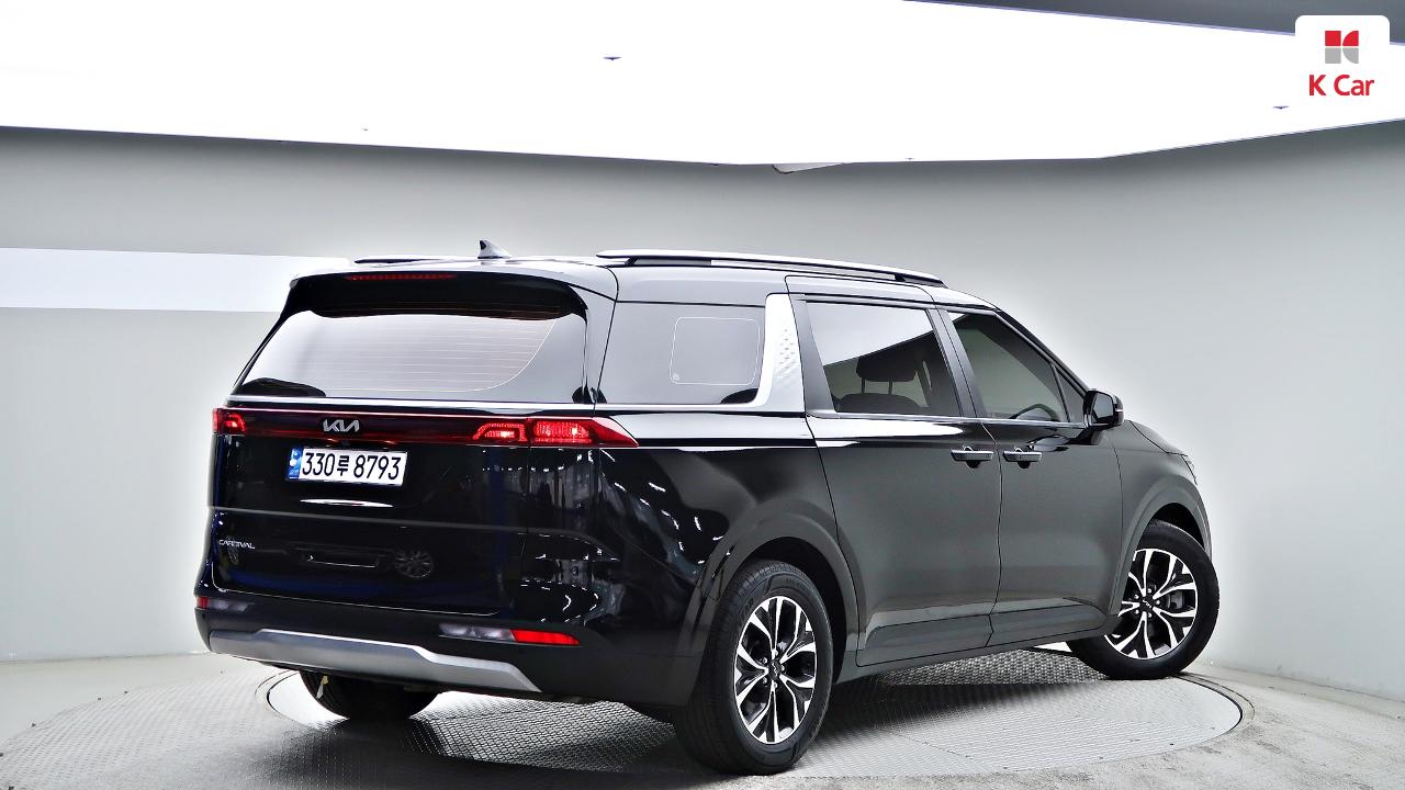 KIA New Carnival 9-Seater Diesel