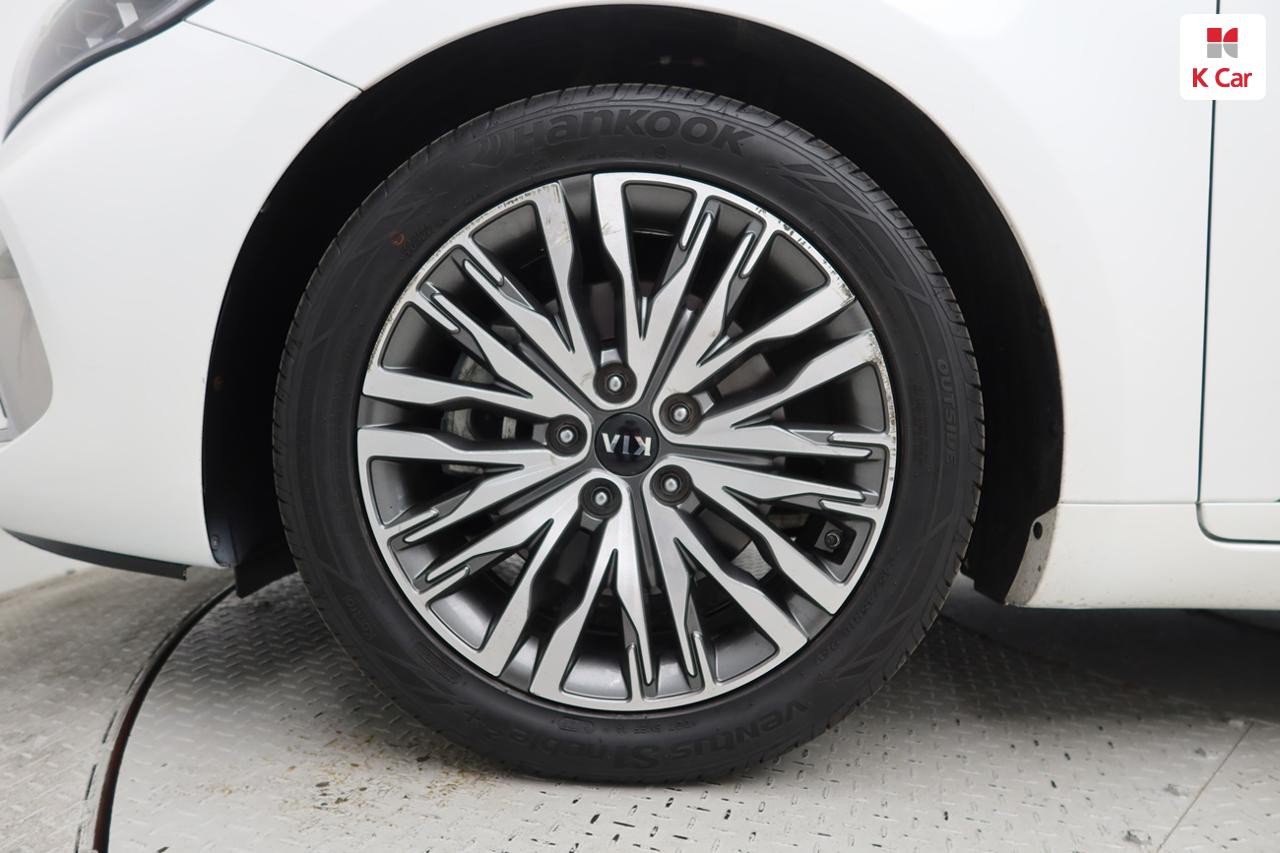 Kia K7 Premier Gasoline 2.5 Prestige — фото 5