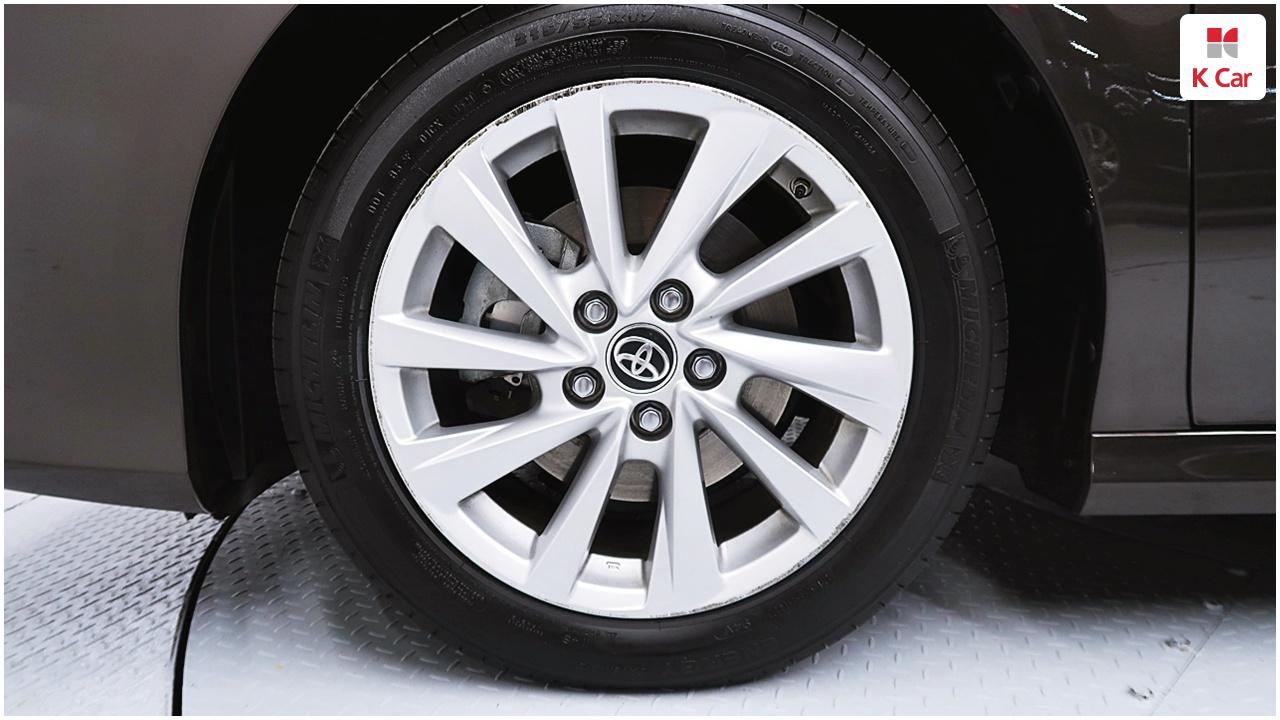 TOYOTA Camry (10th Generation) 2.5 Hybrid