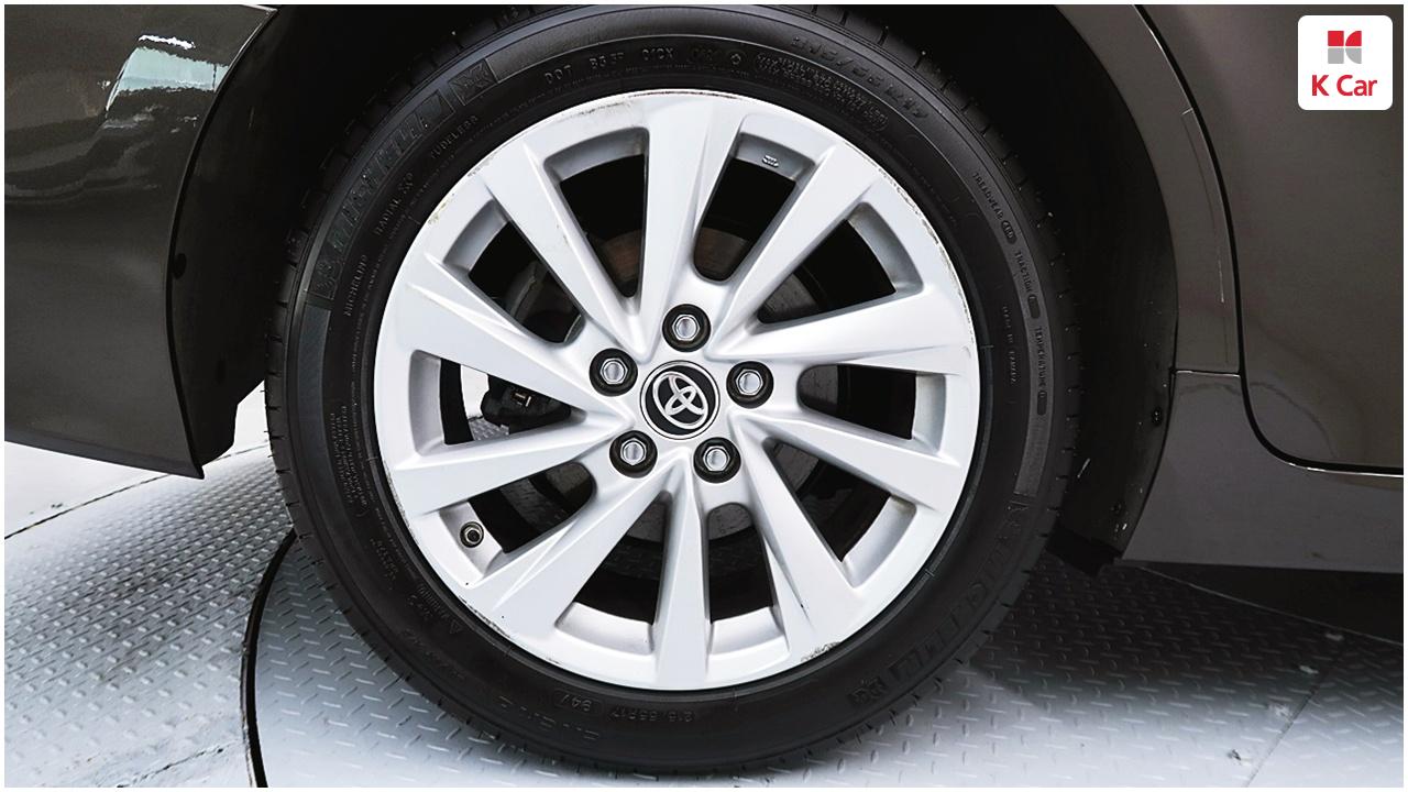 TOYOTA Camry (10th Generation) 2.5 Hybrid