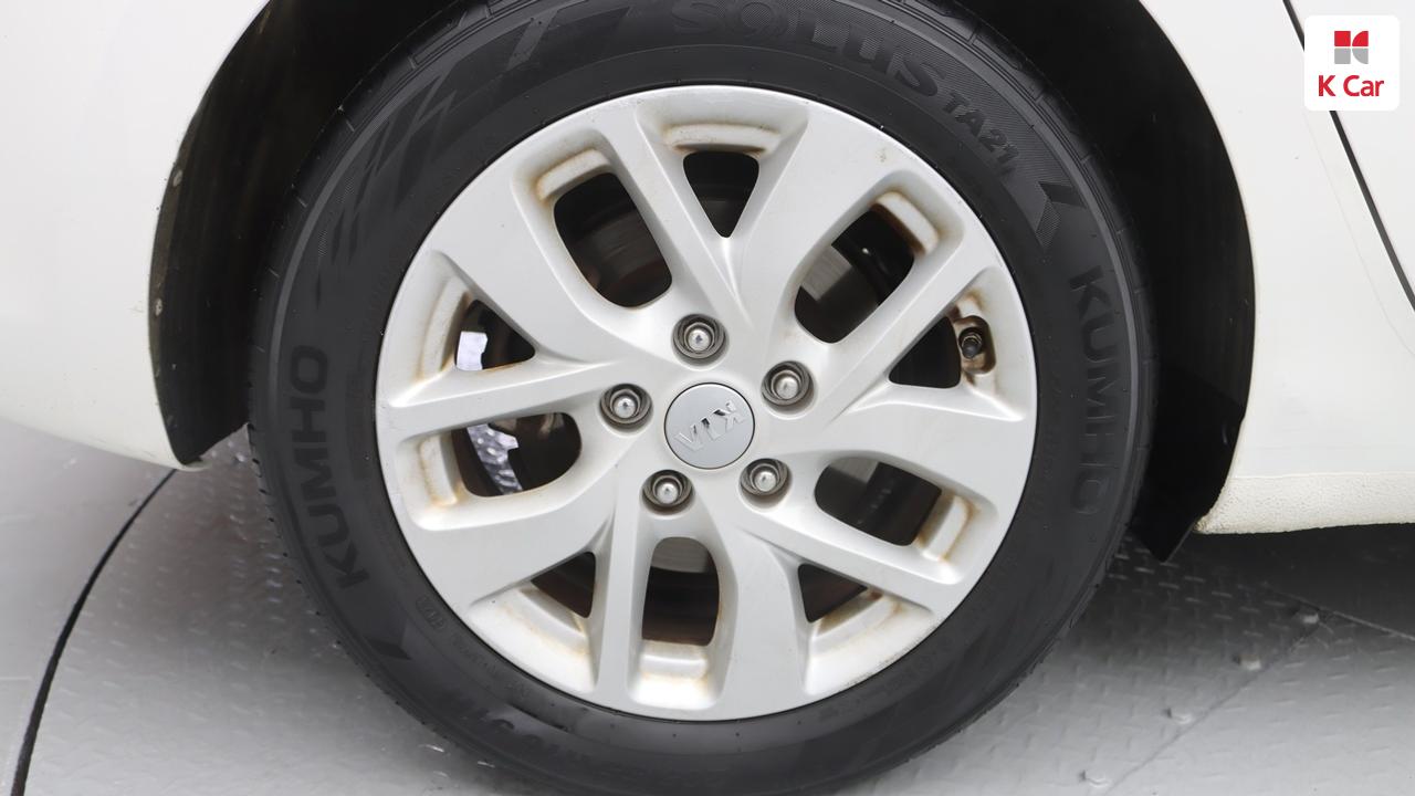 KIA The New Carens 2.0 LPi 7-Seater