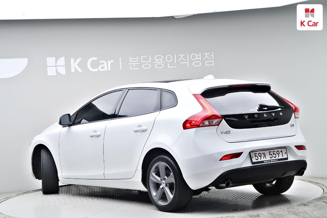 Volvo V40 D3 Momentum 5