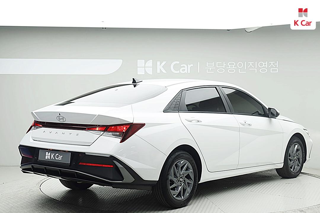 Hyundai Avante CN7 Gasoline 1.6 Modern — фото 2