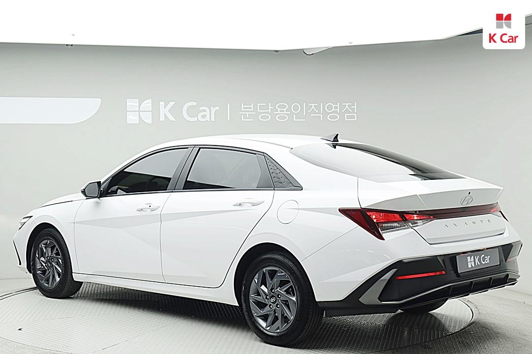 Hyundai Avante CN7 Gasoline 1.6 Modern — фото 4