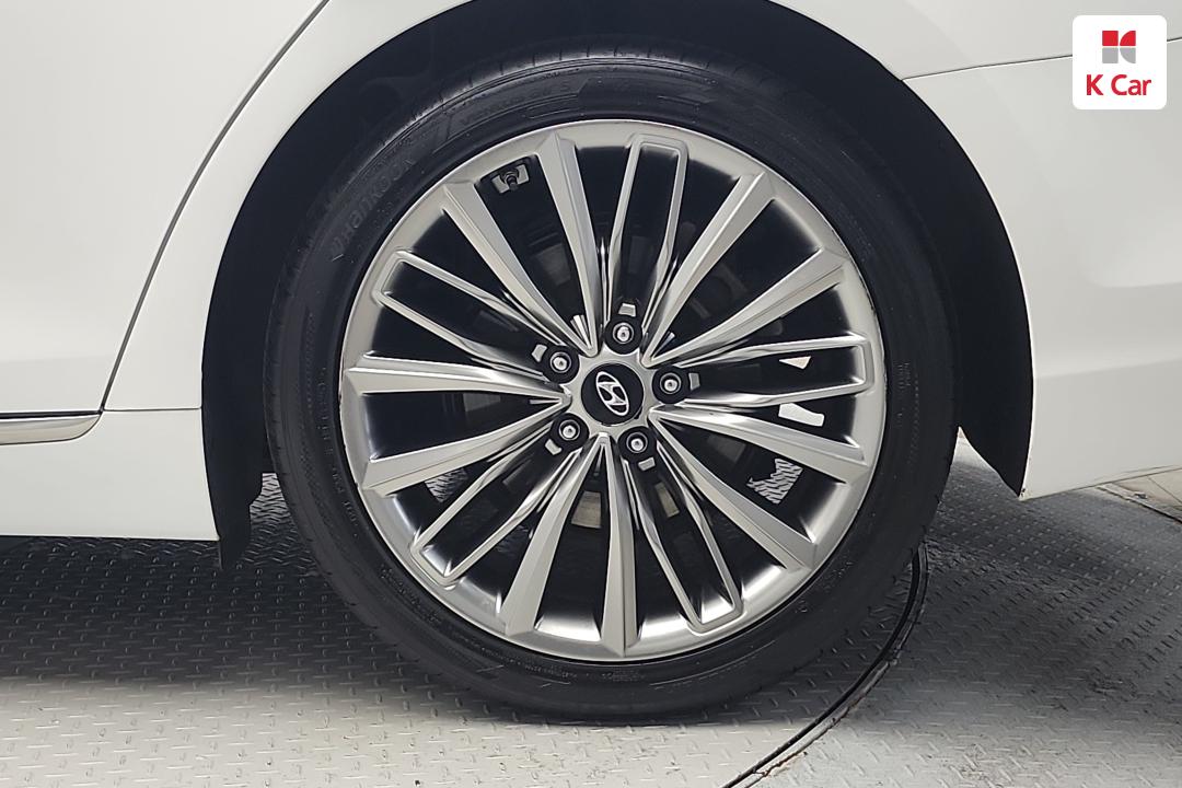 Hyundai Grandeur IG 2.4 Premium No sub-trim 7