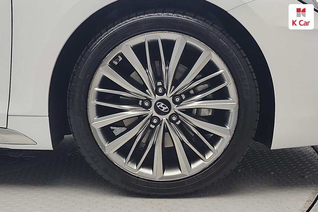 Hyundai Grandeur IG 2.4 Premium No sub-trim 8