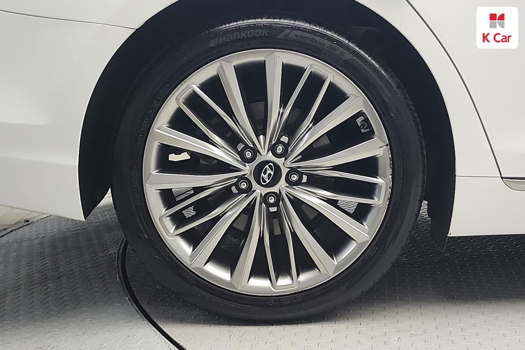 Hyundai Grandeur IG 2.4 Premium No sub-trim 9