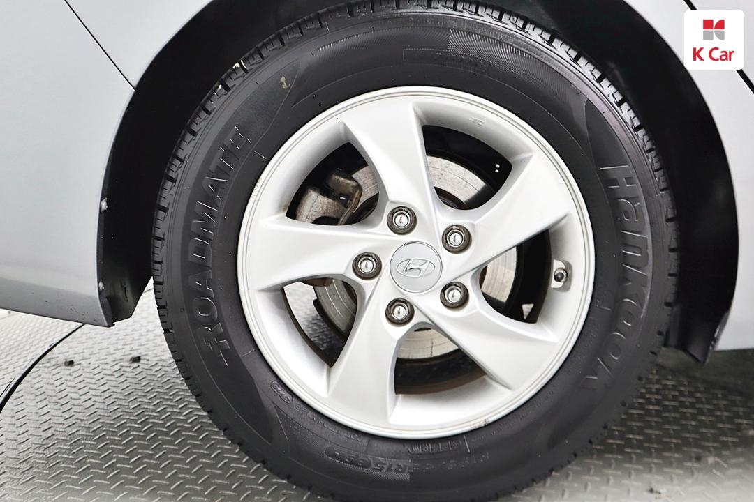 Hyundai Avante 1.6 GDi Smart Base Type 9