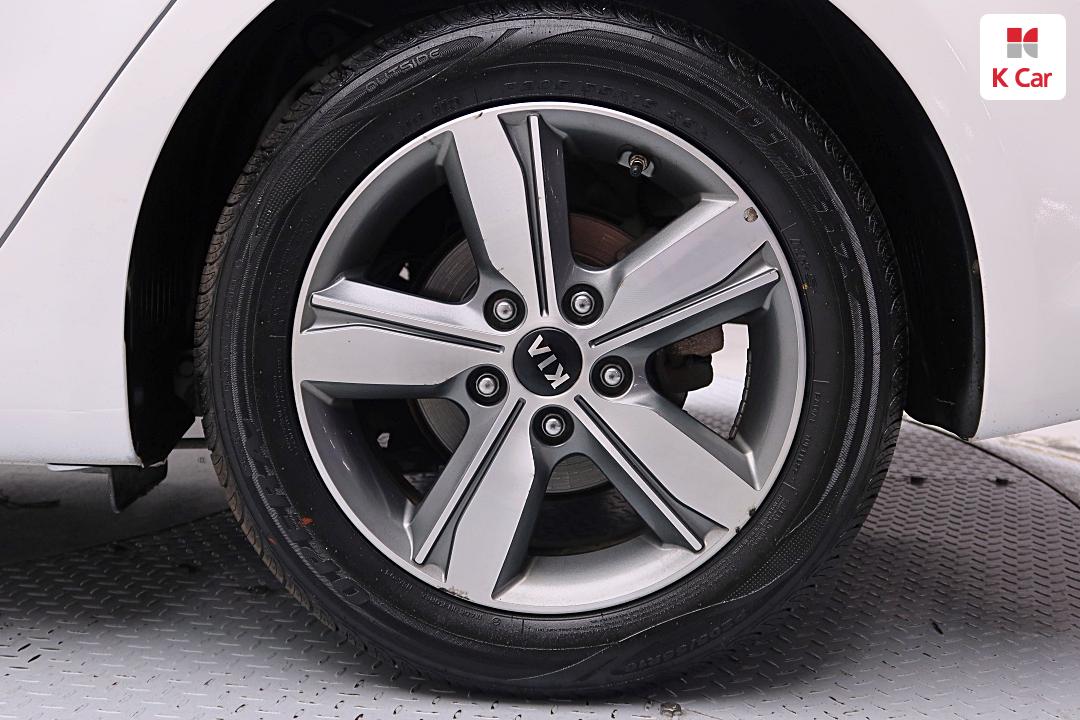 Kia K3 Prestige No sub-trim 7