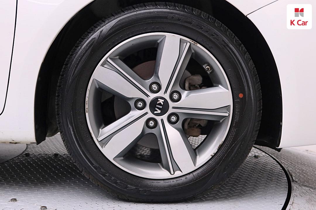 Kia K3 Prestige No sub-trim 8