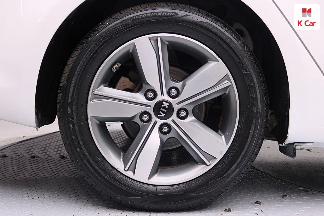 Kia K3 Prestige No sub-trim 9