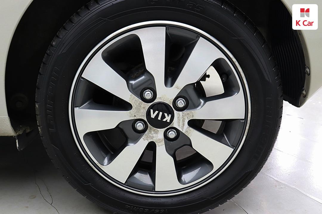 Kia Morning Deluxe Trendy 7