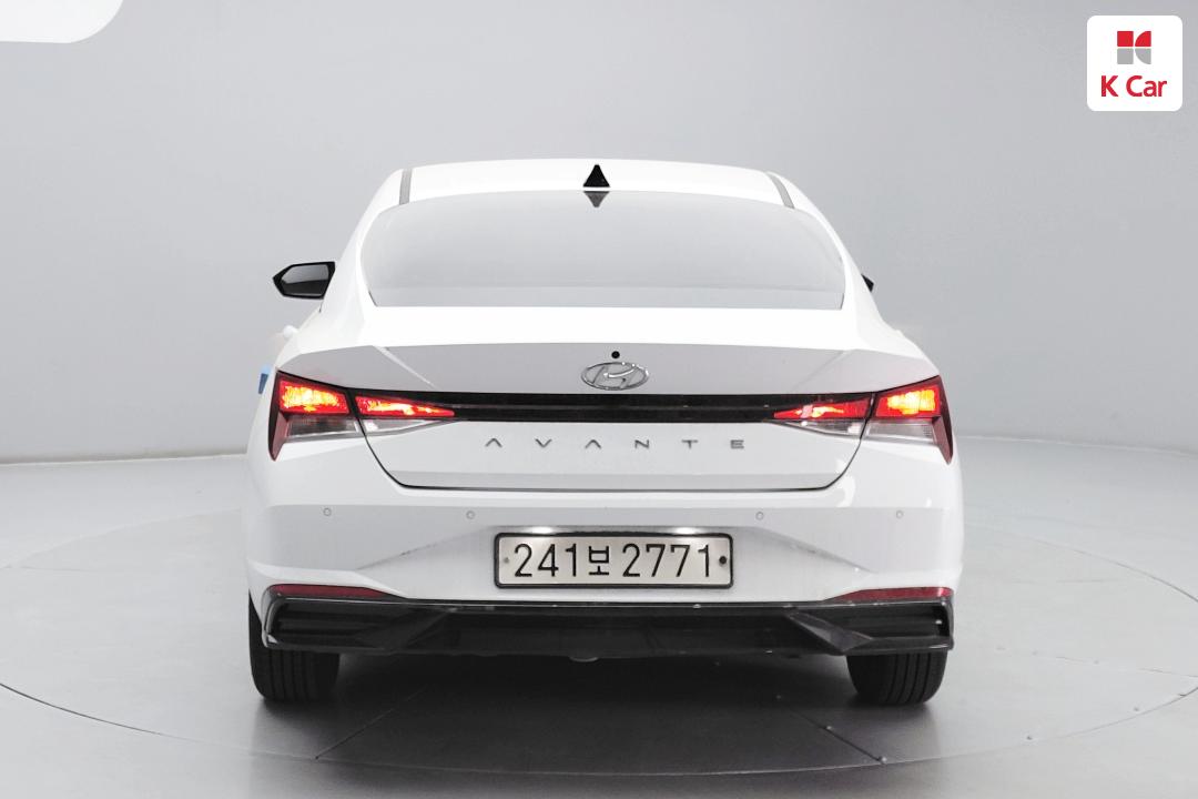 Hyundai Avante CN7 Gasoline 1.6 Smart 5