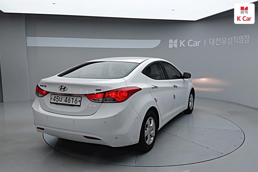 Hyundai Avante MD M16 GDI Smart 3
