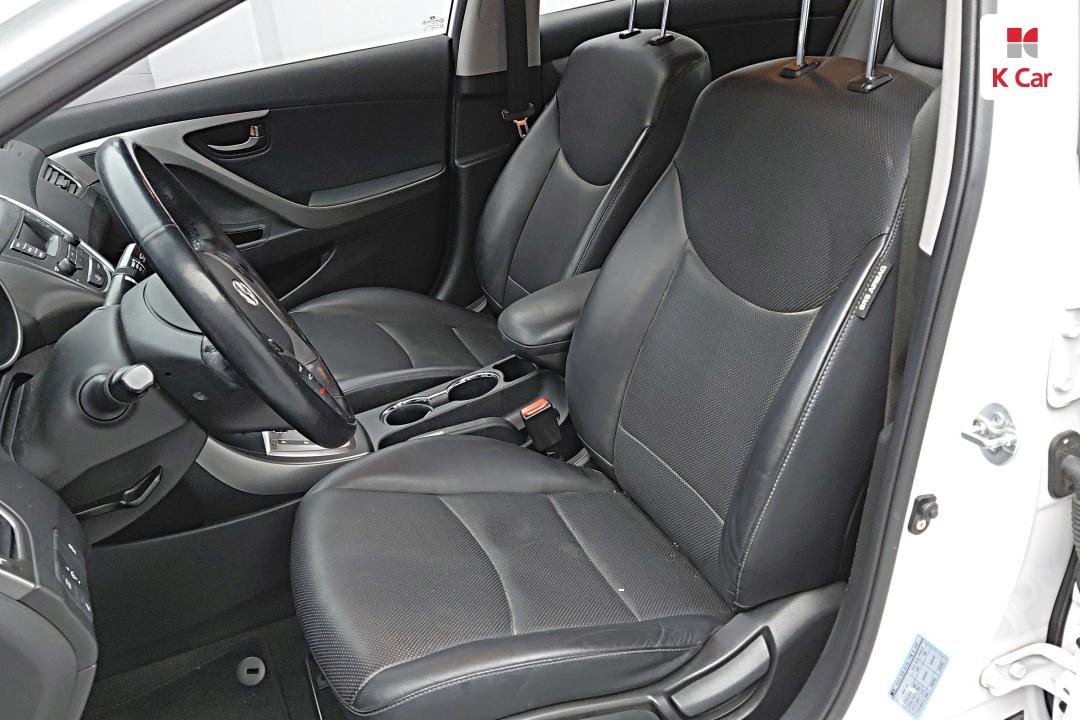 Hyundai Avante MD M16 GDI Smart 4