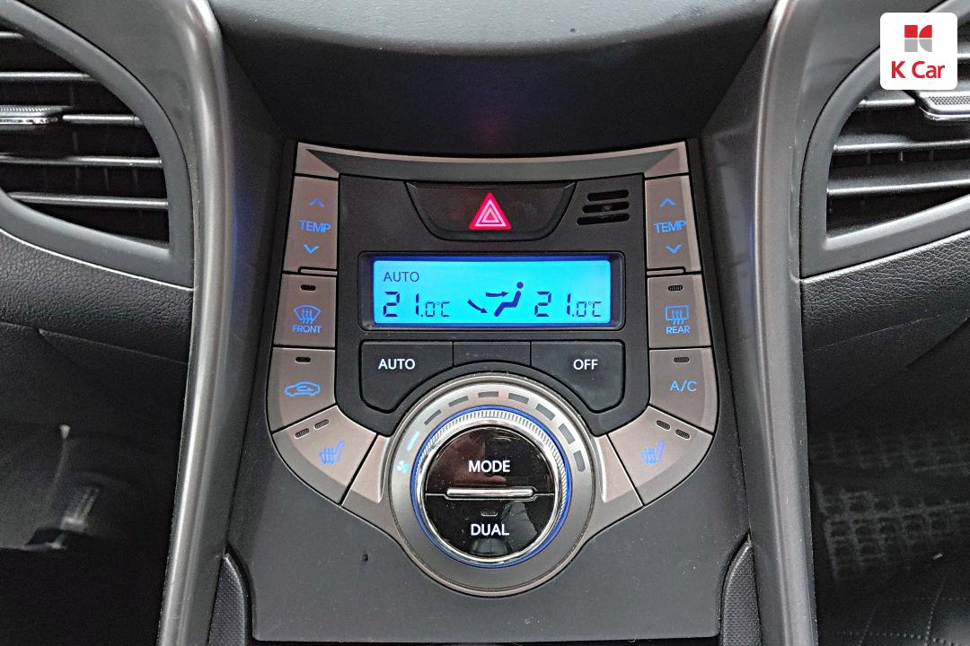 Hyundai Avante MD M16 GDI Smart 10