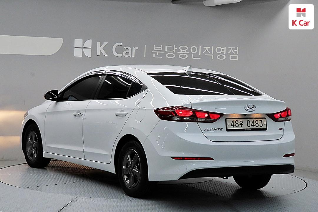 Hyundai Avante AD 1.6 GDI Smart No sub-trim 3