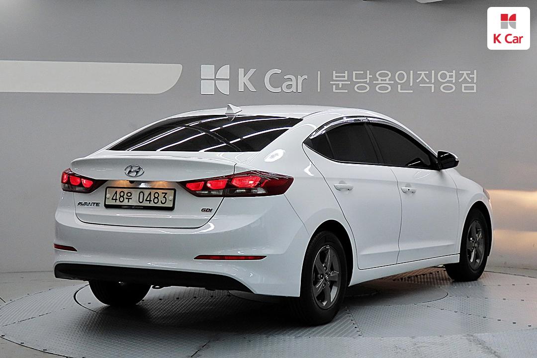 Hyundai Avante AD 1.6 GDI Smart No sub-trim 5
