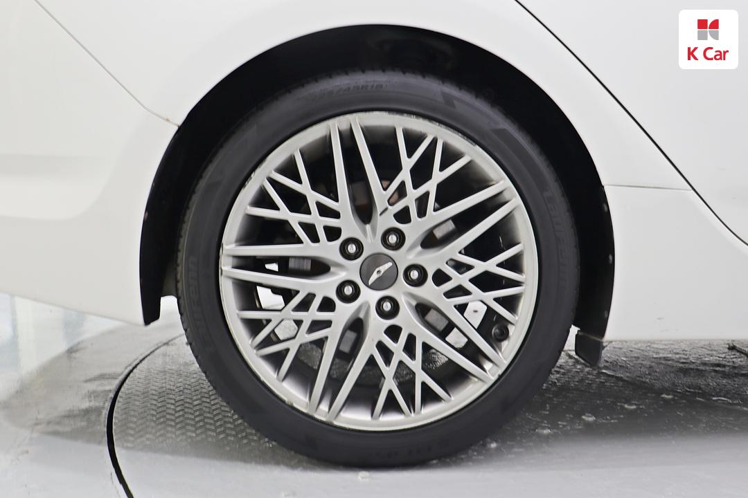 Hyundai i40 2.0 GDi PYL 8