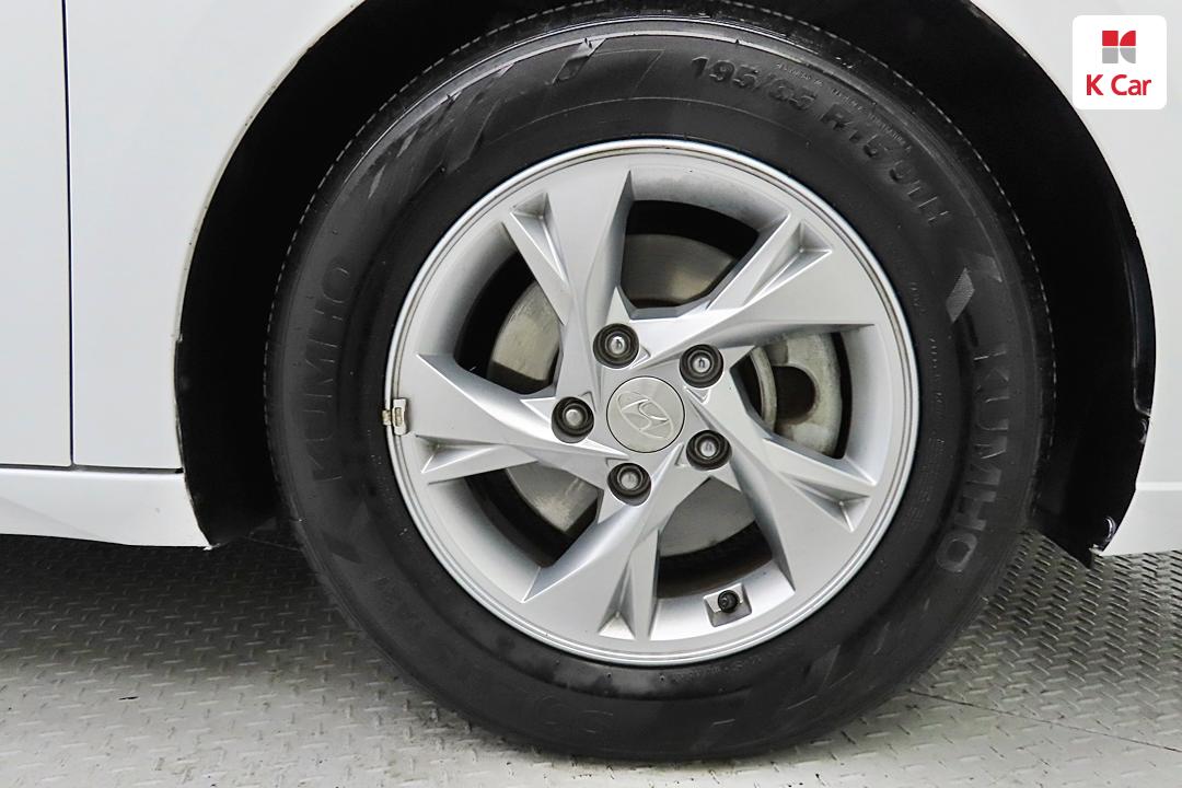 Hyundai Avante CN7 Gasoline 1.6 Modern 8