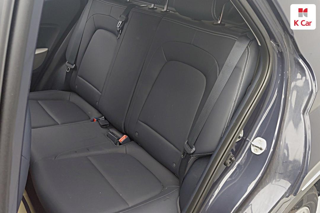 Hyundai Venue 1.6 Modern 7