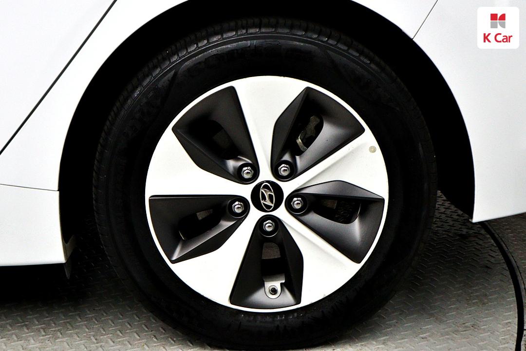 Hyundai IONIQ Electric I 7