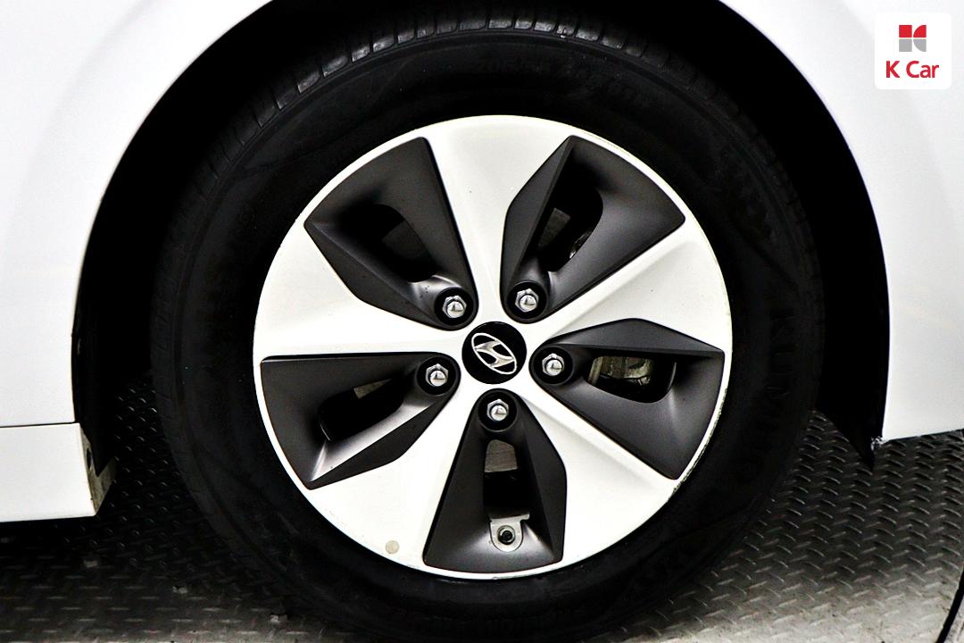Hyundai IONIQ Electric I 8