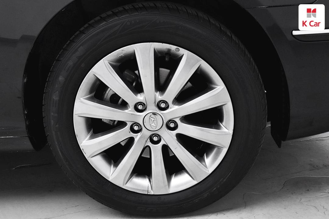 Hyundai Grandeur New Luxury Q270 Luxury Base Type 8