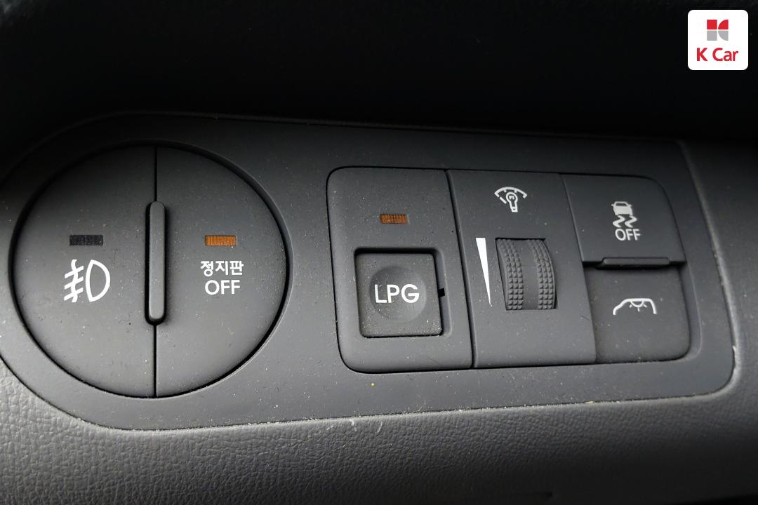 Hyundai Starex Grand LPi 2WD 8