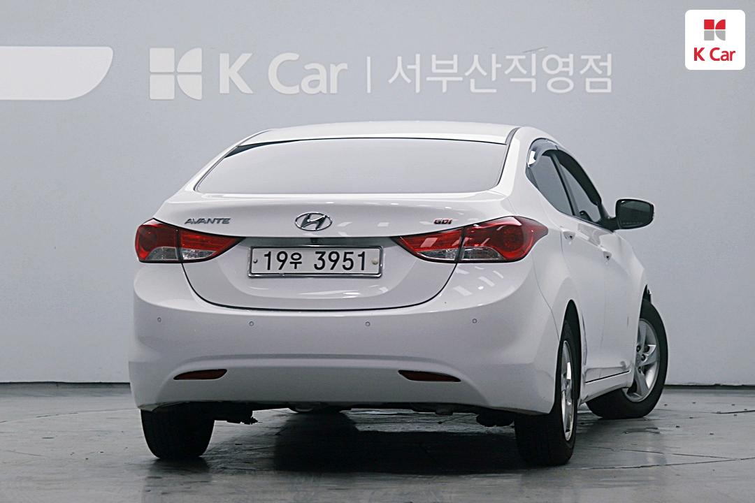 Hyundai Avante MD M16 GDI Style 3