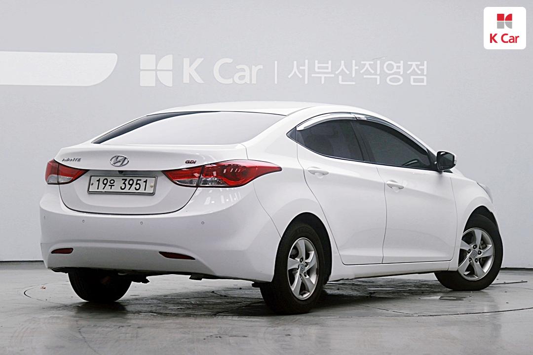 Hyundai Avante MD M16 GDI Style 5