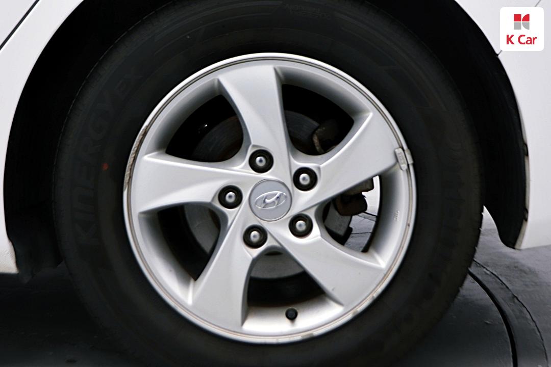 Hyundai Avante MD M16 GDI Style 7