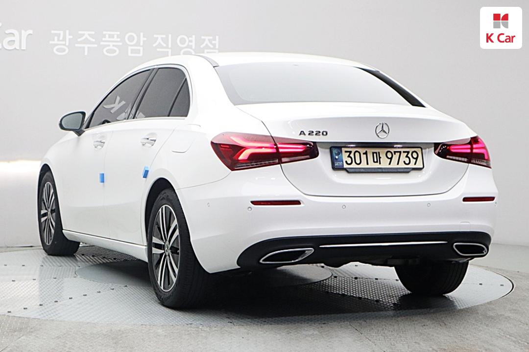 Mercedes-Benz A-Class W177 Gasoline 2WD A220 Sedan — фото 2