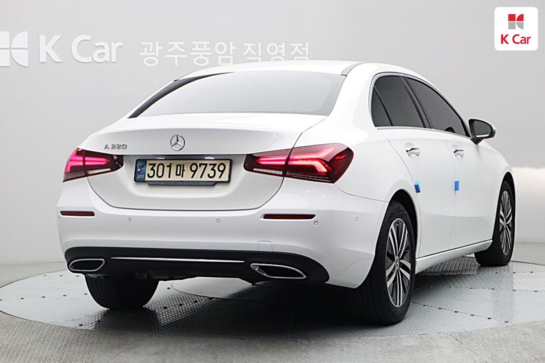 Mercedes-Benz A-Class W177 Gasoline 2WD A220 Sedan — фото 4