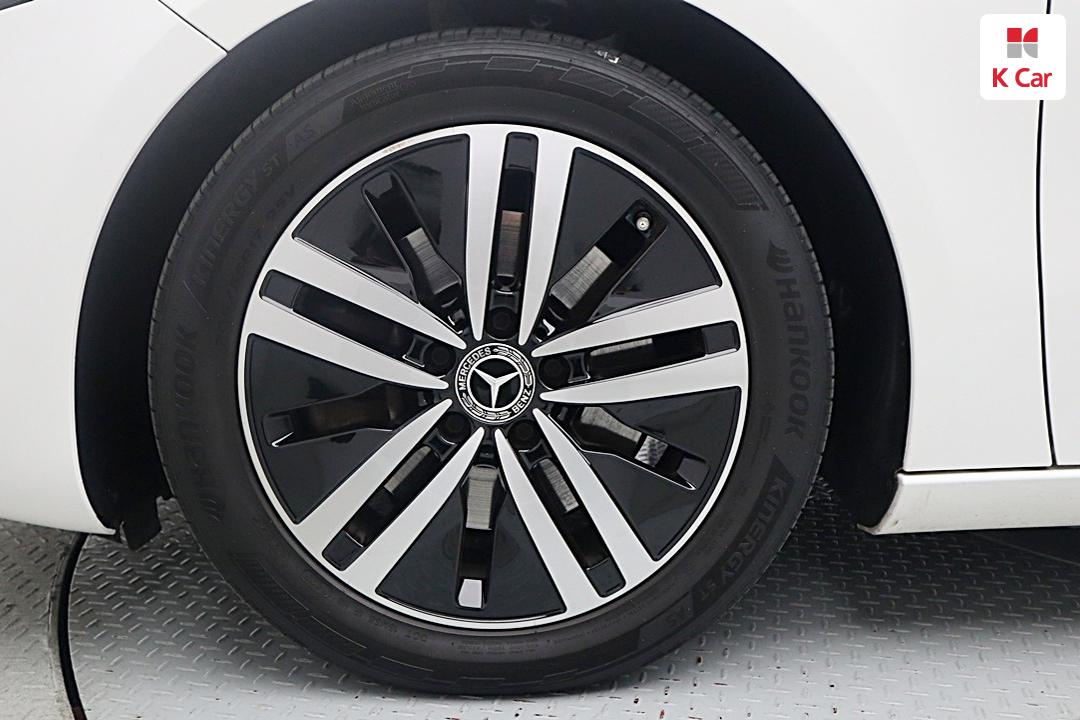 Mercedes-Benz A-Class W177 Gasoline 2WD A220 Sedan — фото 5