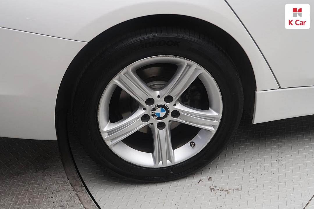 BMW 3 Series F30 320d xDrive 9