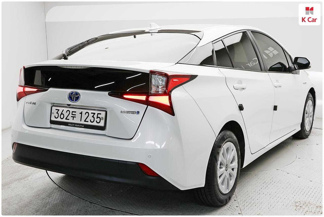 TOYOTA Prius (4th Generation) 1.8