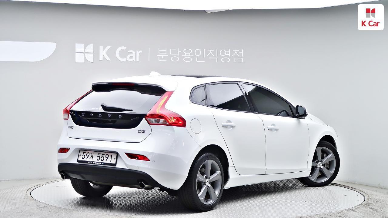 VOLVO V40 (2nd Generation) D3