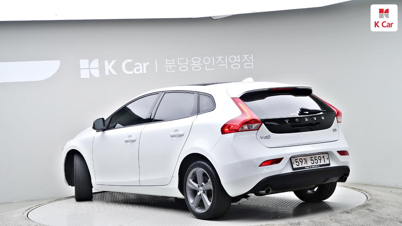 VOLVO V40 (2nd Generation) D3
