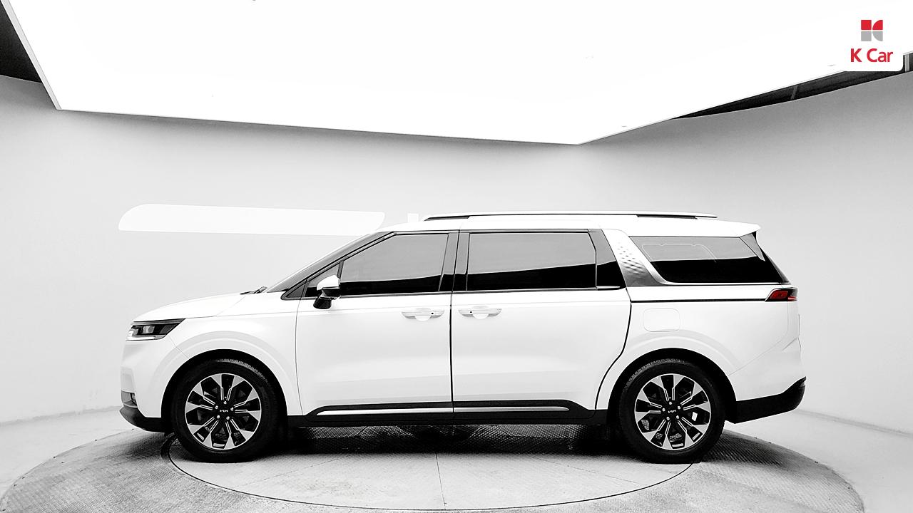 KIA New Carnival 9-Seater Diesel