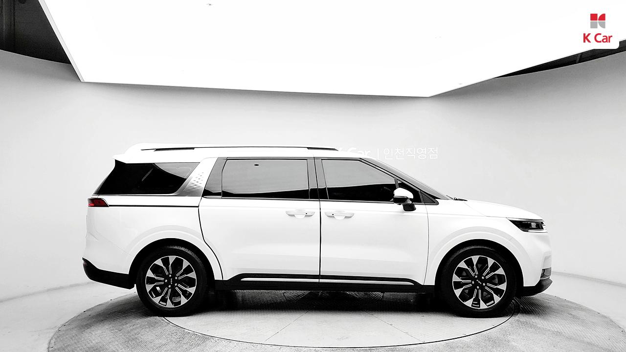 KIA New Carnival 9-Seater Diesel
