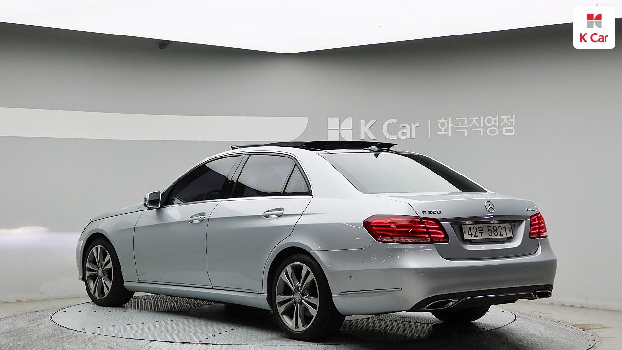 BENZ E-Class (4th Generation) E300 4Matic