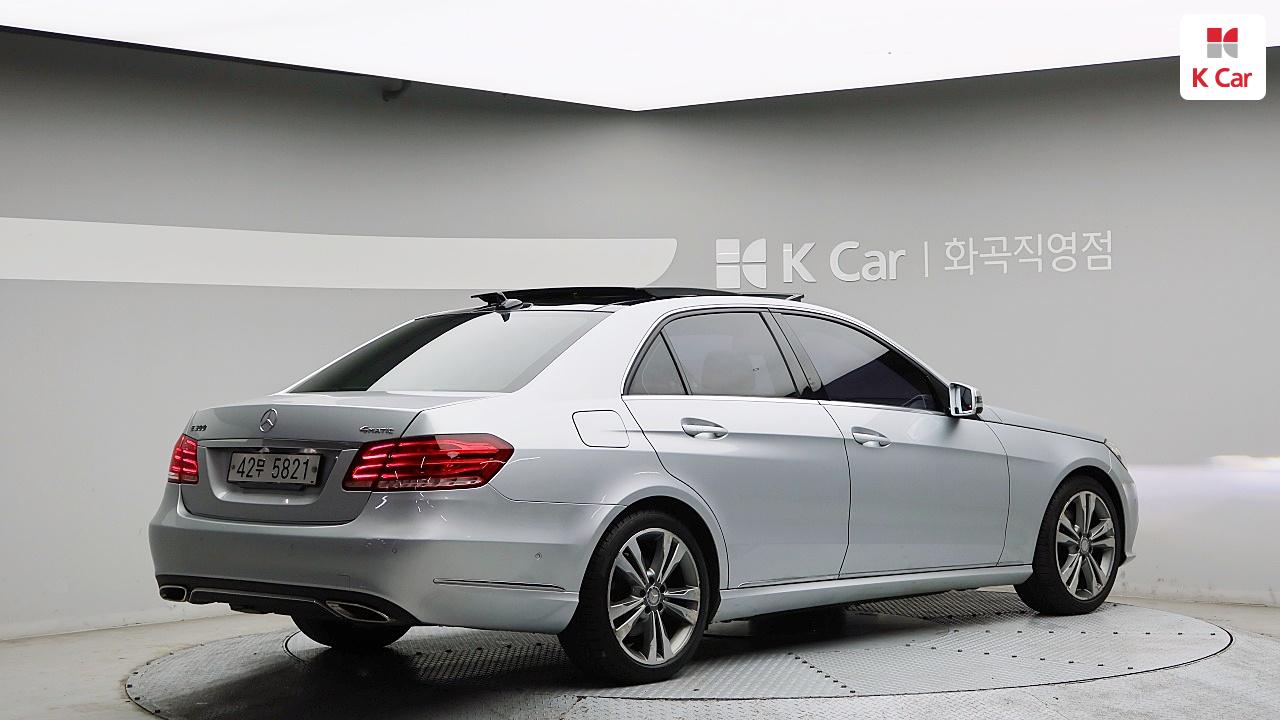 BENZ E-Class (4th Generation) E300 4Matic
