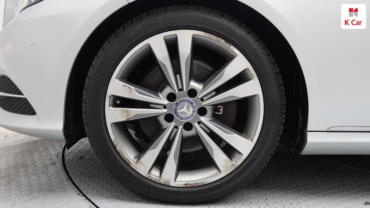 BENZ E-Class (4th Generation) E300 4Matic