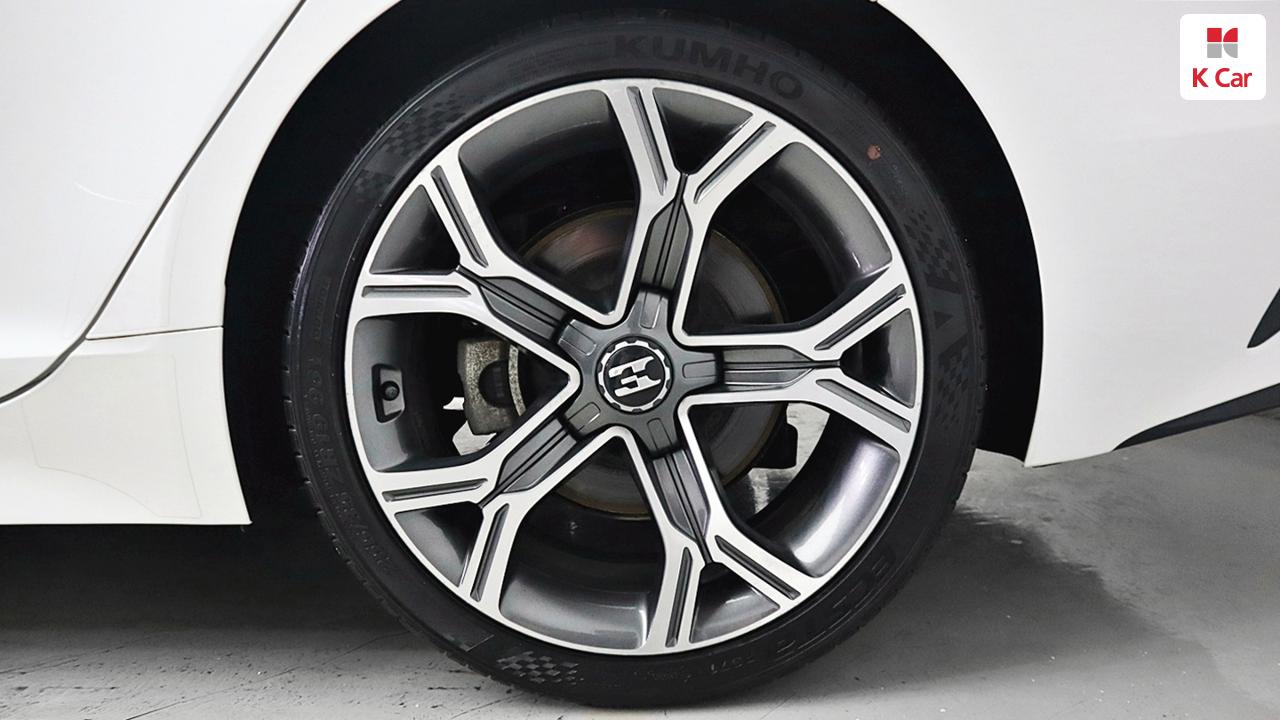 KIA Stinger 2.0 Turbo