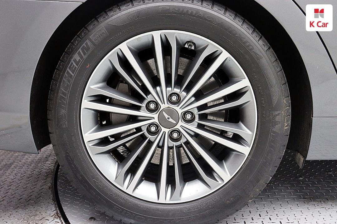 Genesis EQ900 3.8 GDI AWD Premium Luxury 9